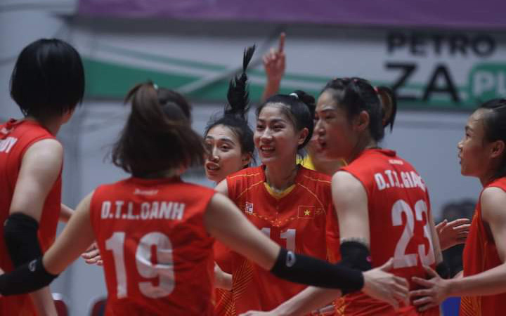 Bóng chuyền nữ Việt Nam vào bán kết AVC Challenge Cup