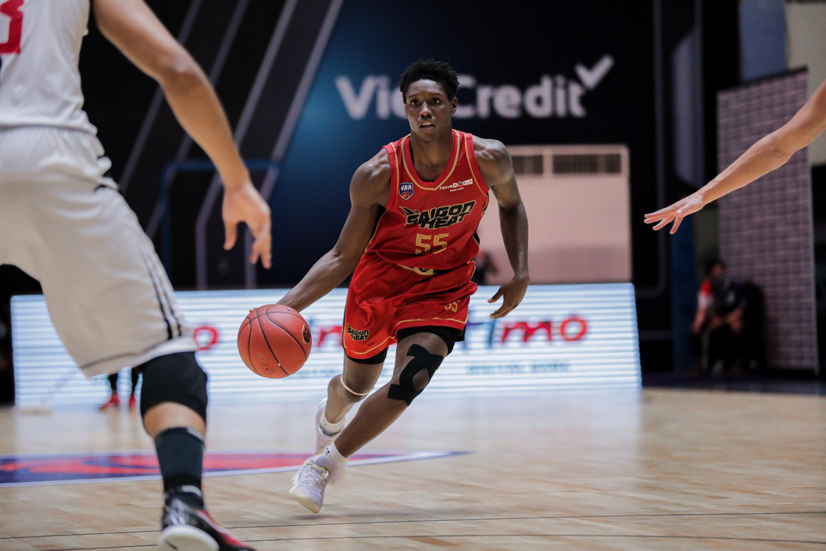 Madarious Gibbs xô ngã kỷ lục tồn tại gần 8 năm của VBA Tuổi Trẻ Online