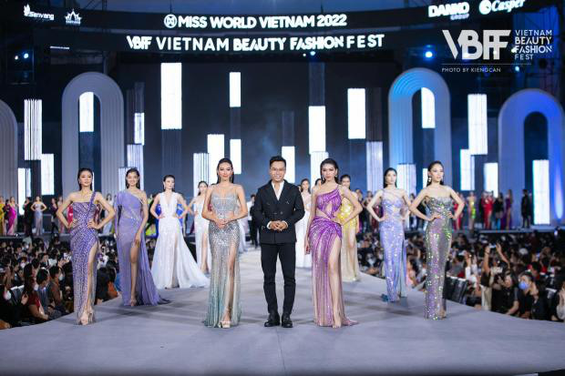 Nhà thiết kế Nguyễn Minh Tuấn: Gian nan nuôi đam mê thời trang - Ảnh 1.