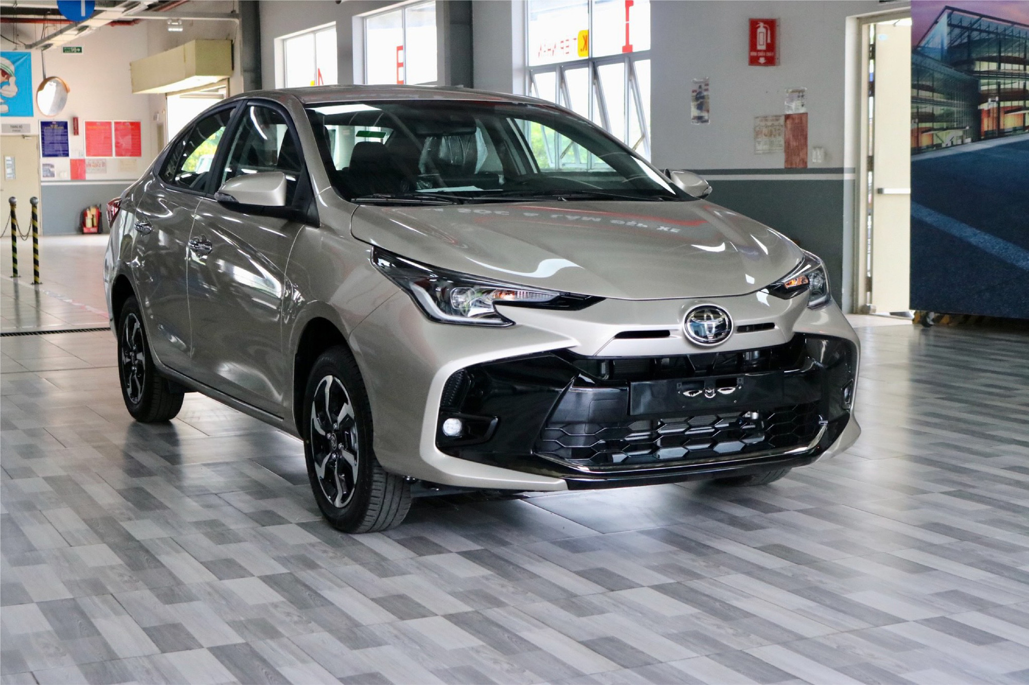 車価格ニュース:トヨタ ヴィオス 2023年型が販売店で突然値下げ - 写真1。 車価格ニュース:トヨタ ヴィオス 2023年型が販売店で突然値下げ - 写真1。