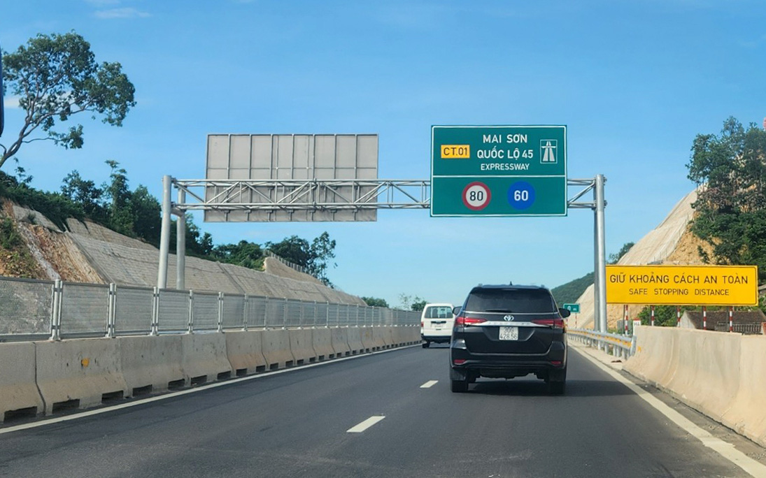 Đưa vào khai thác hai nút giao trên cao tốc Mai Sơn - quốc lộ 45 qua Thanh Hóa- Ảnh 3. Lưu ý tiềm ẩn hằn lún vệt bánh xe trên cao tốc Mai Sơn - quốc lộ 45