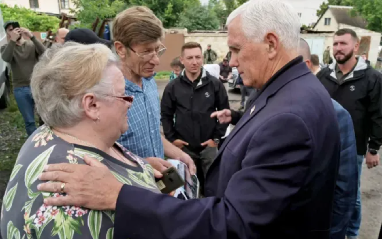 Cựu phó tổng thống Mỹ Mike Pence bất ngờ thăm Ukraine