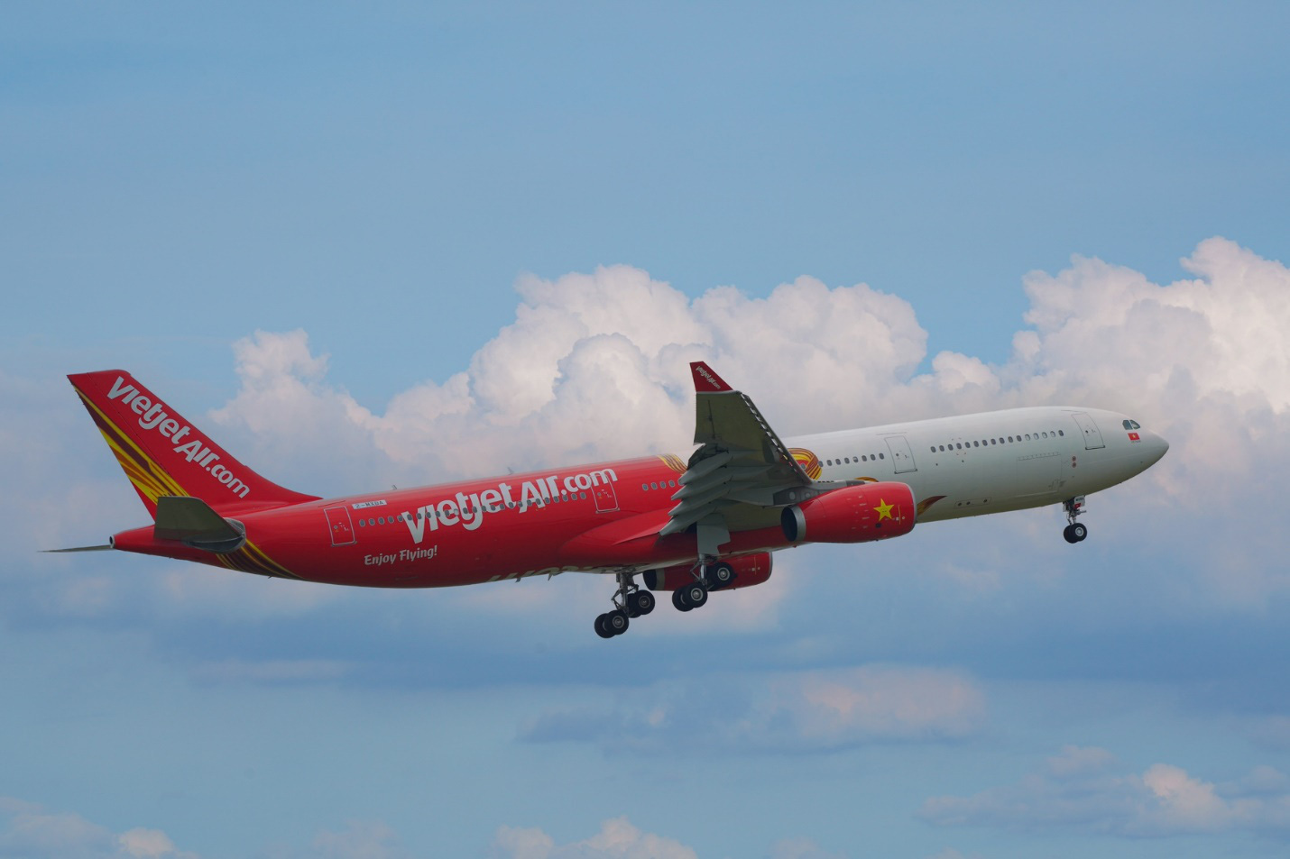 Vietjet công bố đường bay thẳng TPHCM – Brisbane (Úc) - Ảnh 2. Đội tàu bay A330 hiện đại của Vietjet sẽ đưa vào phục vụ hành khách trên đường bay TP.HCM - Brisbane (Úc).