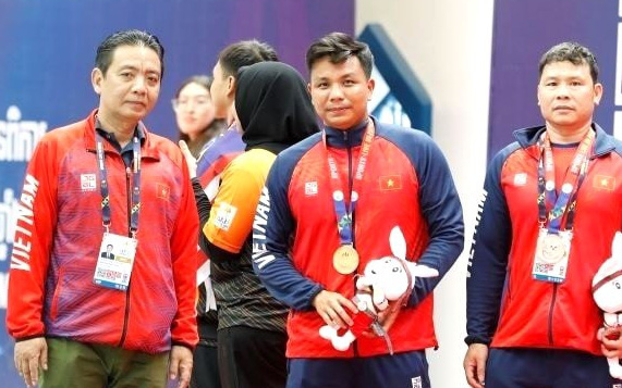 Kình ngư Danh Hòa giành 2 huy chương vàng tại ASEAN Para Games 12
