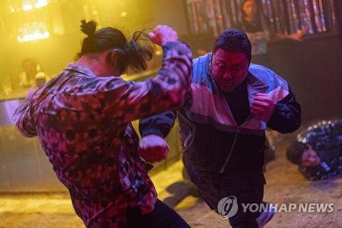 エンターテインメント ニュース 6-6: ワンス アポン ア タイム ブースト。 HHen Niê とクリス・ヘムズワースとの出会い - 写真 3。 エンターテインメント ニュース 6-6: ワンス アポン ア タイム ブースト。 HHen Niê とクリス・ヘムズワースとの出会い - 写真 3。