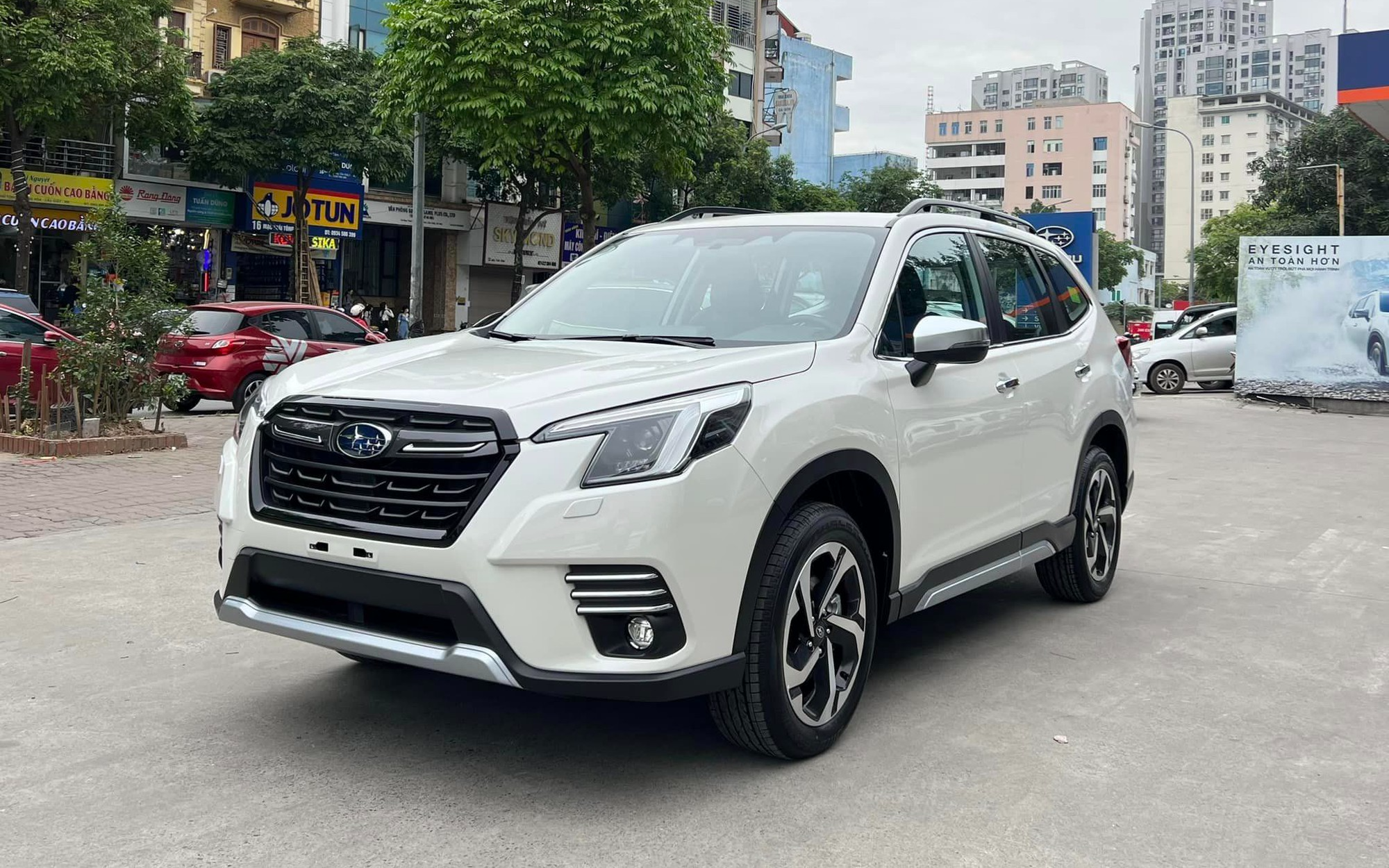 Tin tức giá xe: Subaru Forester giảm giá cao nhất 122 triệu