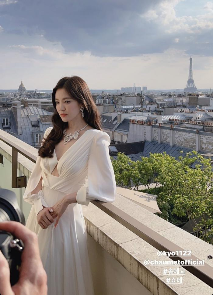 Nhan sắc 17 tuổi của Song Hye Kyo gây bất ngờ sau 25 năm - Ảnh 4. Nhan sắc 17 tuổi của Song Hye Kyo gây bất ngờ sau 25 năm - Ảnh 4.