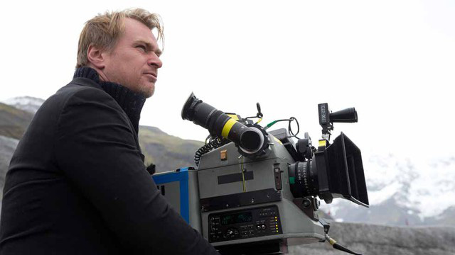 Đạo diễn Christopher Nolan lại hack não khán giả với phim mới - Ảnh 1.