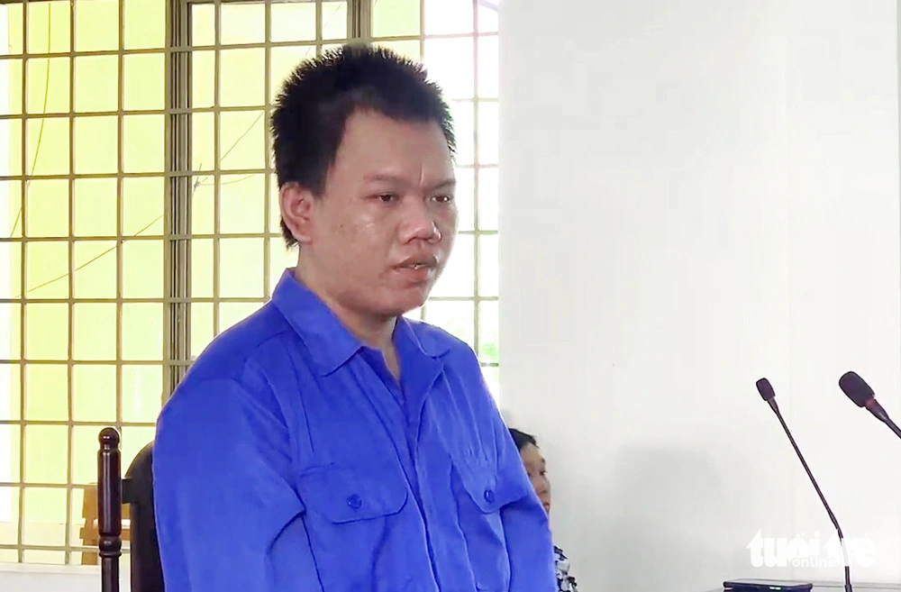 Bị cáo Trương Minh Hòa bị Tòa án nhân dân TP Long Xuyên tuyên phạt 10 năm tù - Ảnh: TIẾN VĂN