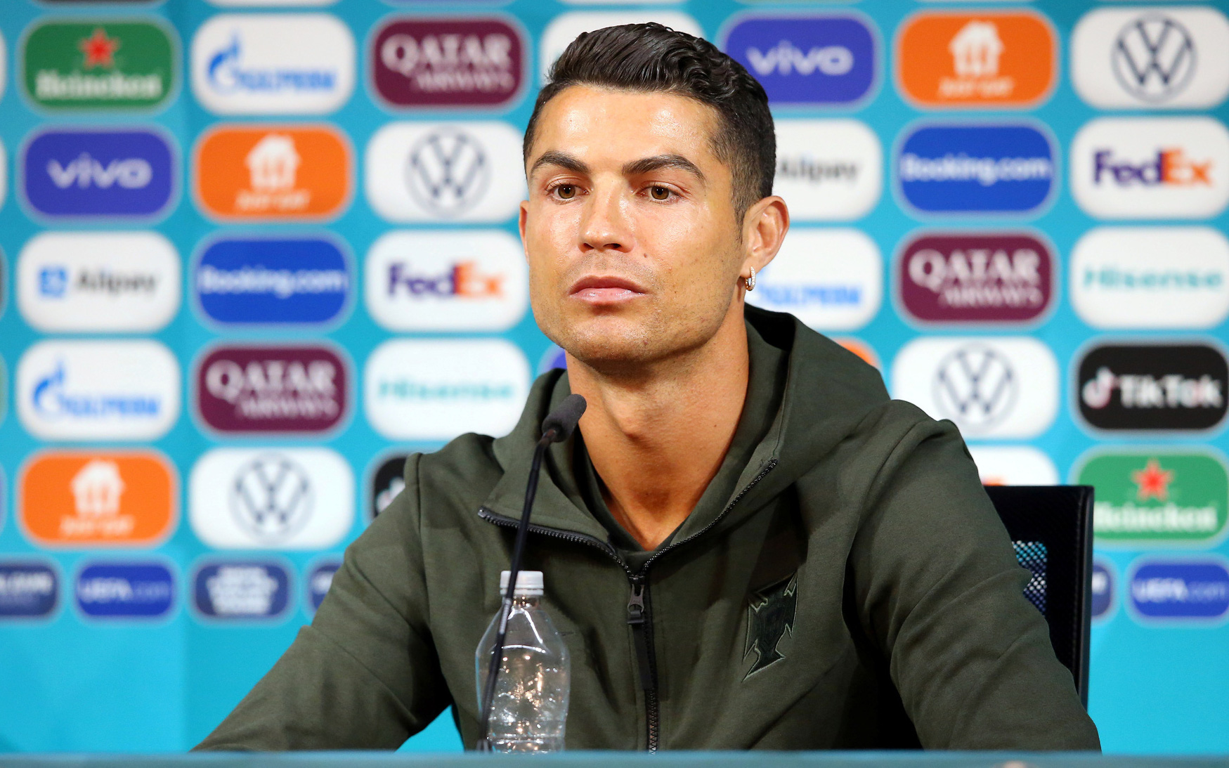 Cristiano Ronaldo bị tố quảng cáo dối trá