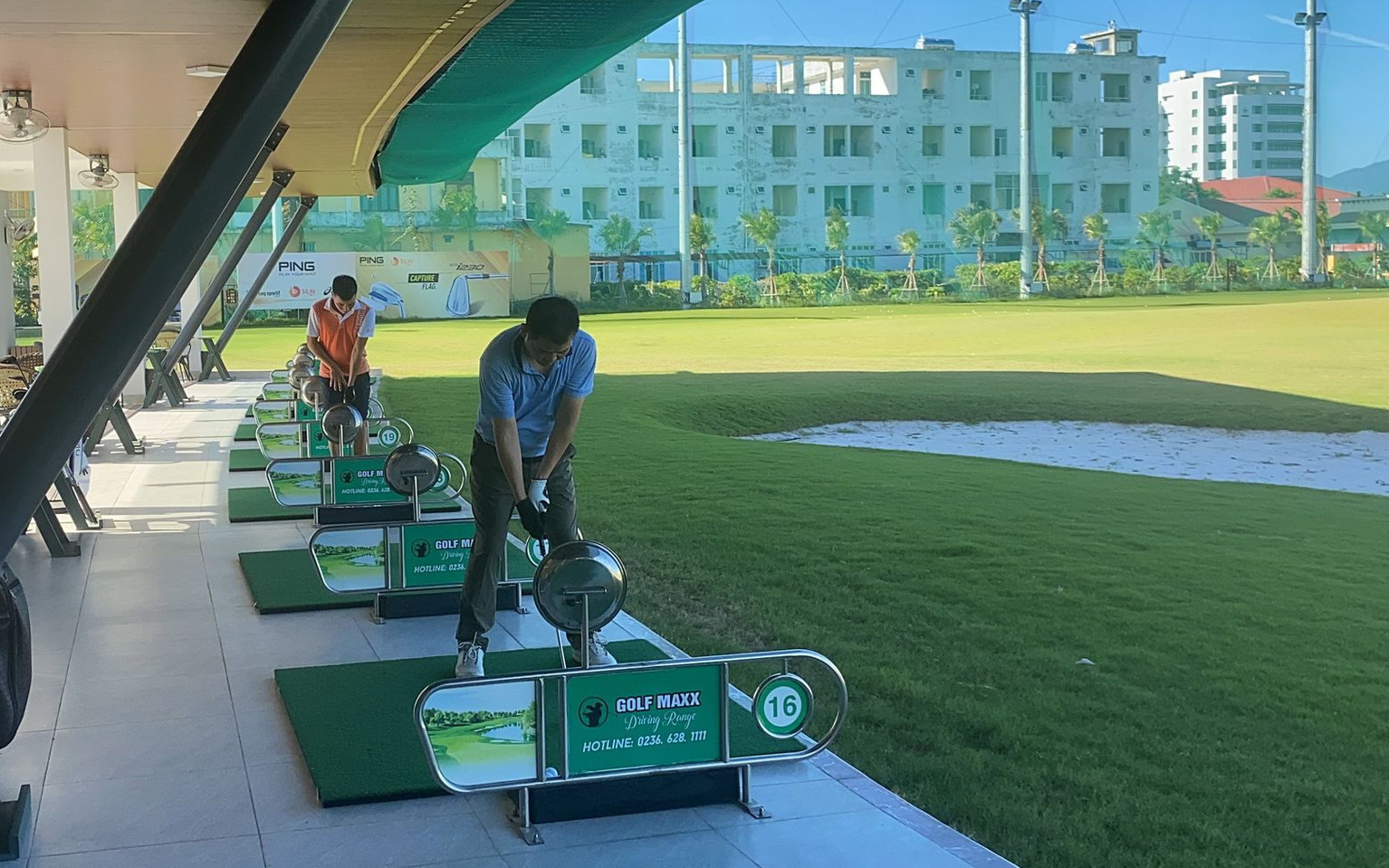 Sân tập golf "mọc" trên đất quốc phòng