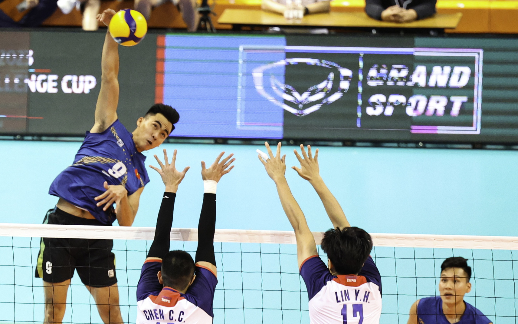 Hạ Đài Bắc Trung Hoa, bóng chuyền nam Việt Nam lập kỳ tích vào bán kết AVC Challenge Cup