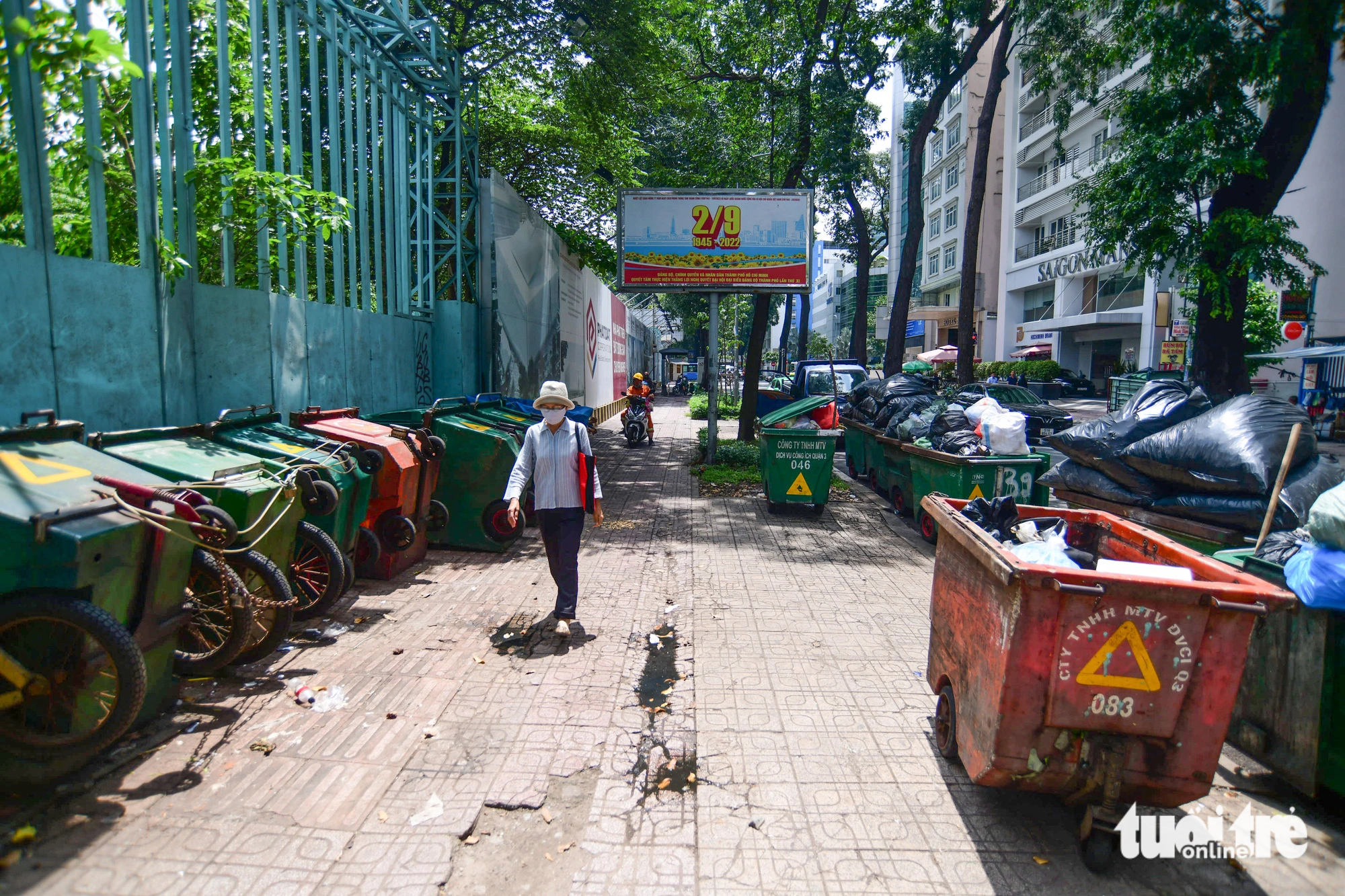 Đầu năm 2017, sân Phan Đình Phùng đã bị đập, tháo dỡ để khởi công xây dựng. Đến đầu năm 2018, UBND TP duyệt chỉ định cho liên danh Tổng công ty cổ phần Đền bù giải tỏa và Công ty cổ phần phát triển bất động sản Phát Đạt đầu tư. Tuy nhiên dự án được vây tôn bao và tiếp tục "đắp chiếu" đến nay. Bên trong là khu đất bỏ hoang, bên ngoài là vỉa hè nhếch nhác