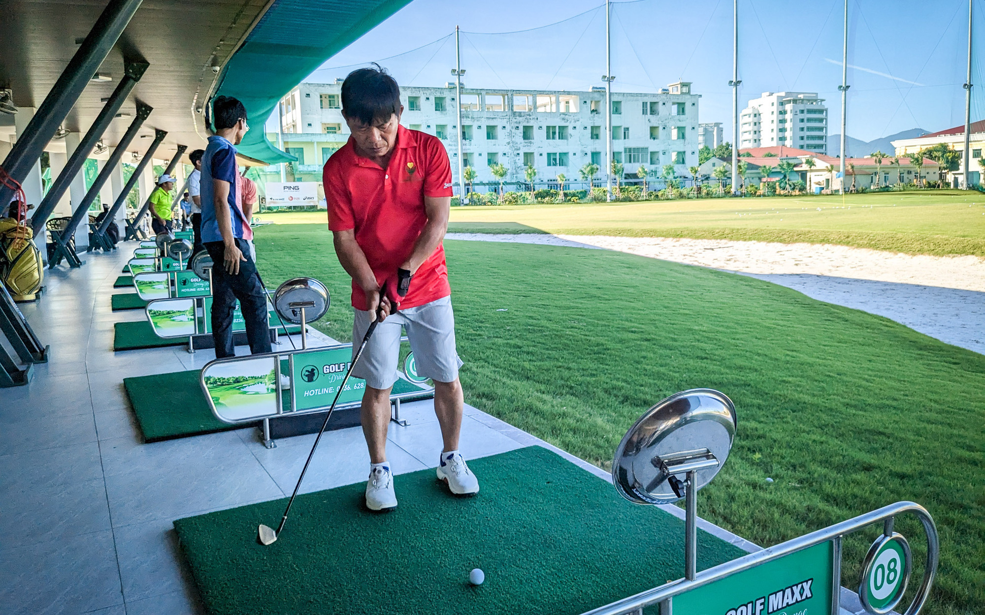 Vụ sân tập golf "mọc" trên đất quốc phòng: Quân khu V nói "thu phí không mang tính kinh doanh"