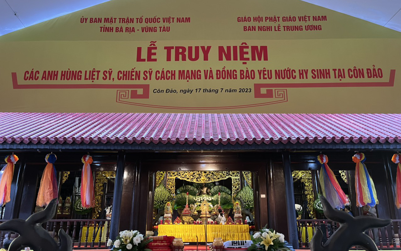 Truy niệm các anh hùng liệt sĩ, chiến sĩ cách mạng, đồng bào yêu nước tại Côn Đảo