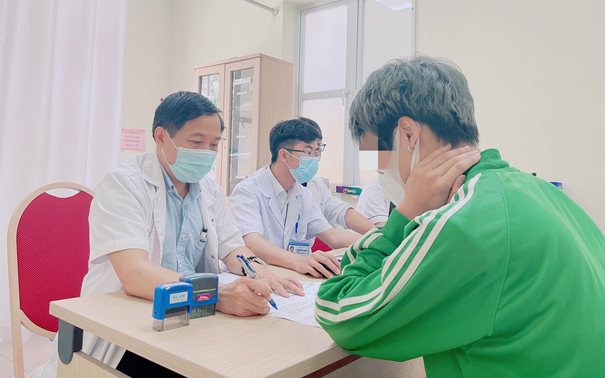 Số lượng tinh trùng ở nam giới ngày càng giảm, dinh dưỡng có thể phòng ra sao?- Ảnh 2. Thiếu hụt dinh dưỡng có thể làm loãng tinh trùng?