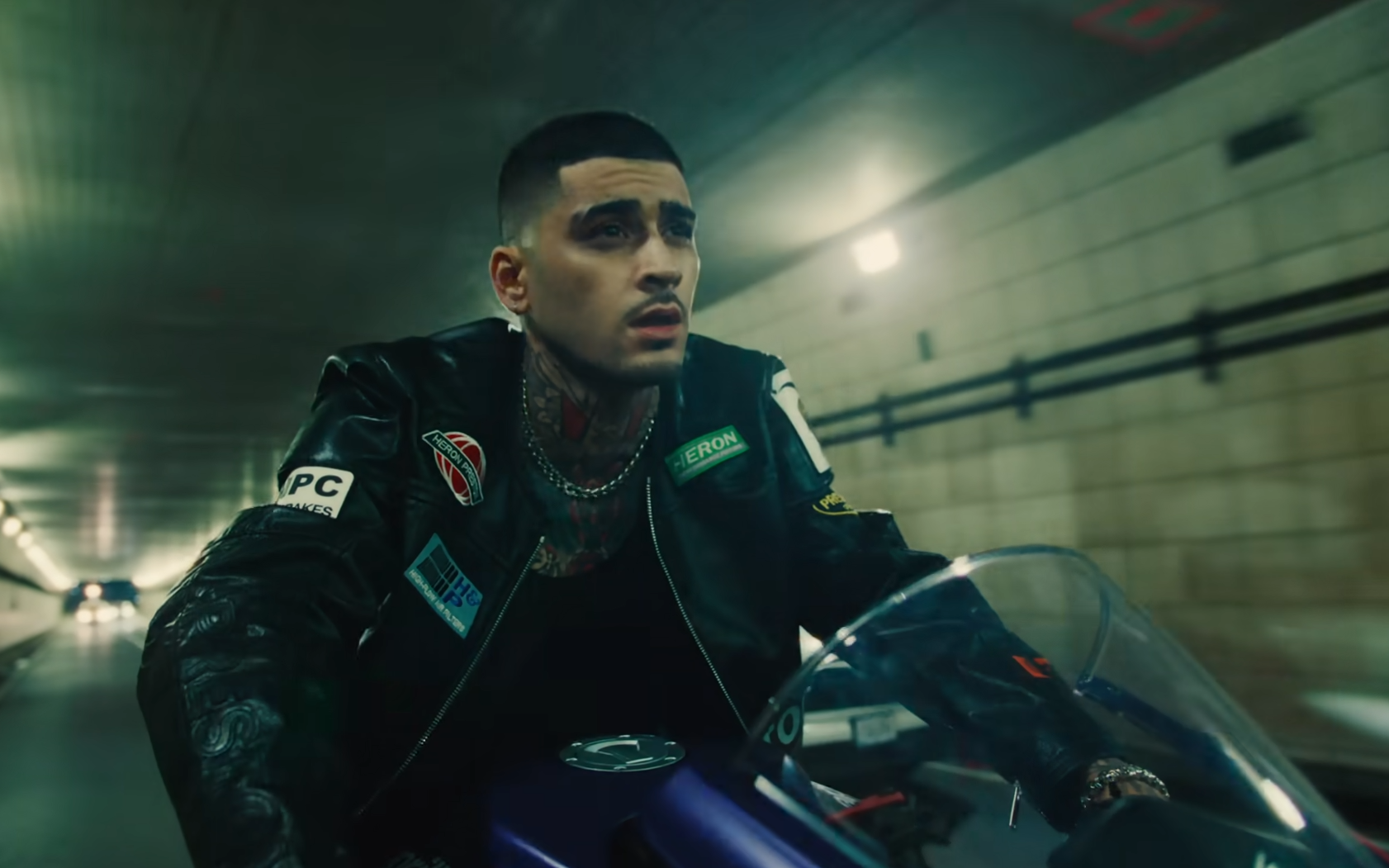 ZAYN bùng nổ trở lại sau 2 năm vắng bóng với hit mới "Love like this"