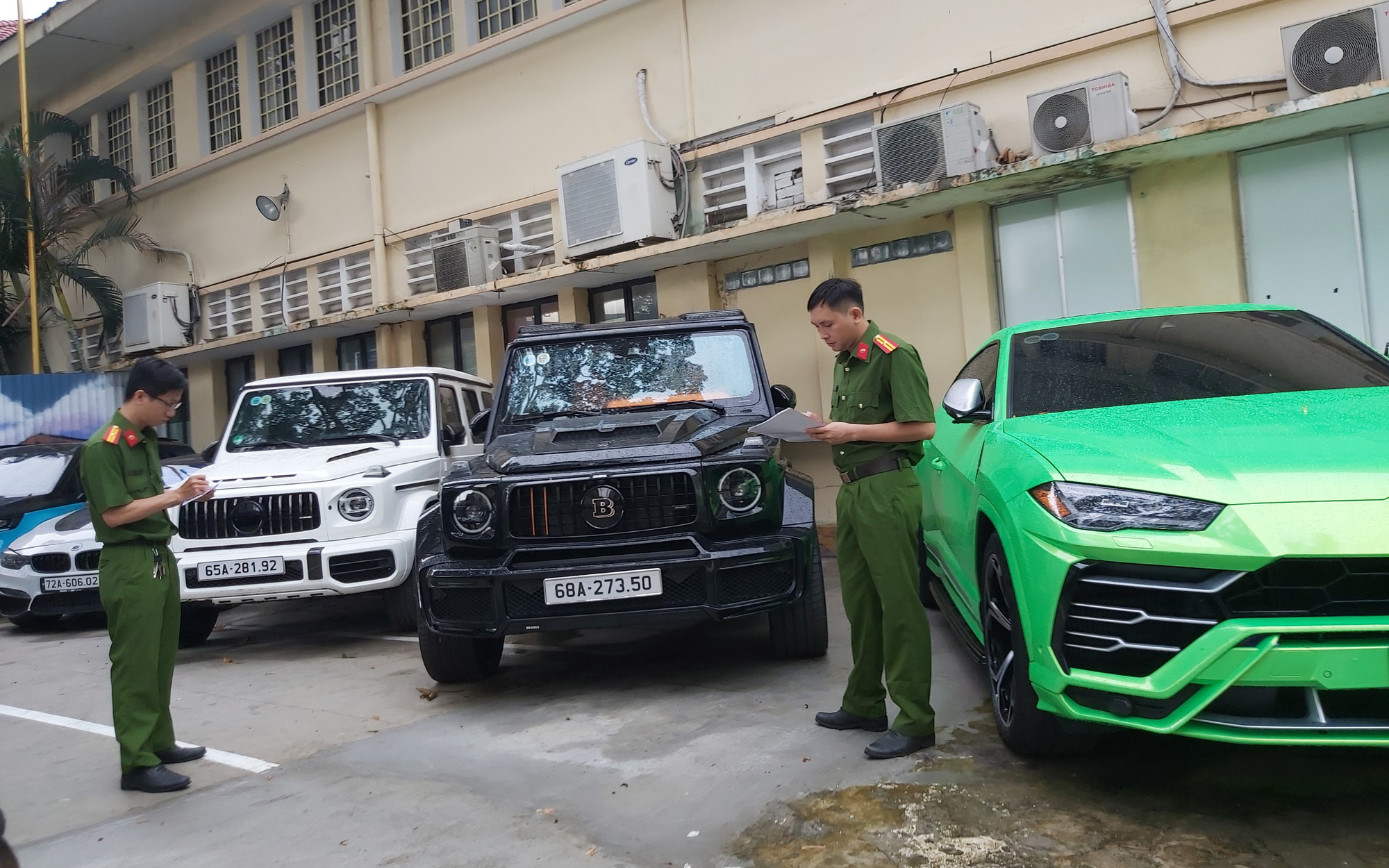 Bắt thêm đồng phạm Phan Công Khanh lừa bán 'siêu xe', chiếm đoạt tài sản- Ảnh 2. Công an TP.HCM khởi tố bị can, tạm giam Phan Công Khanh