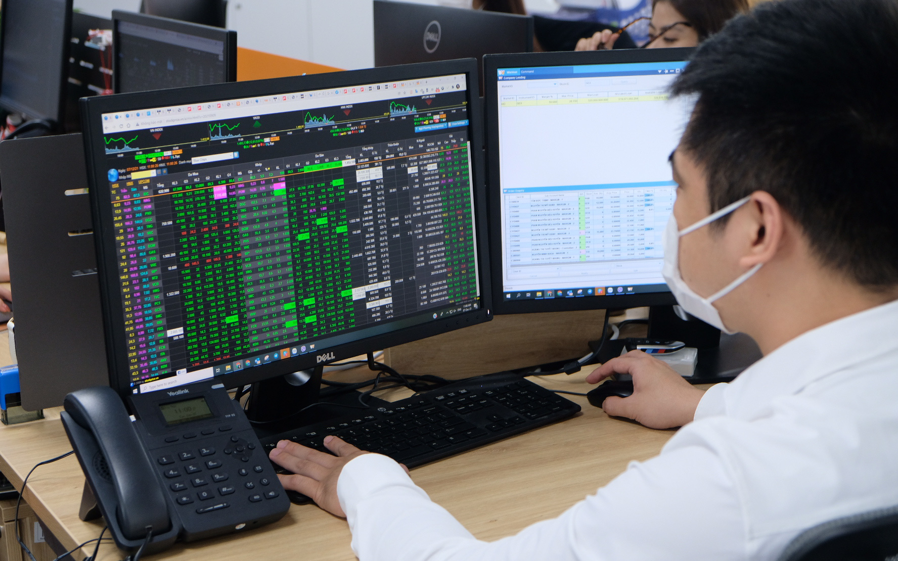 Phát hiện điểm gì thú vị khi nhìn lại VN-Index quý 1 ròng rã 10 năm qua- Ảnh 3. Điều gì đưa VN-Index "phá" mốc 1.200 điểm, tiếp theo sẽ là gì?