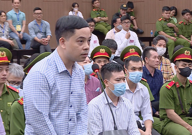 Cựu thư ký Phạm Trung Kiên tại phiên tòa xử vụ chuyến bay giải cứu - Ảnh: NAM ANH