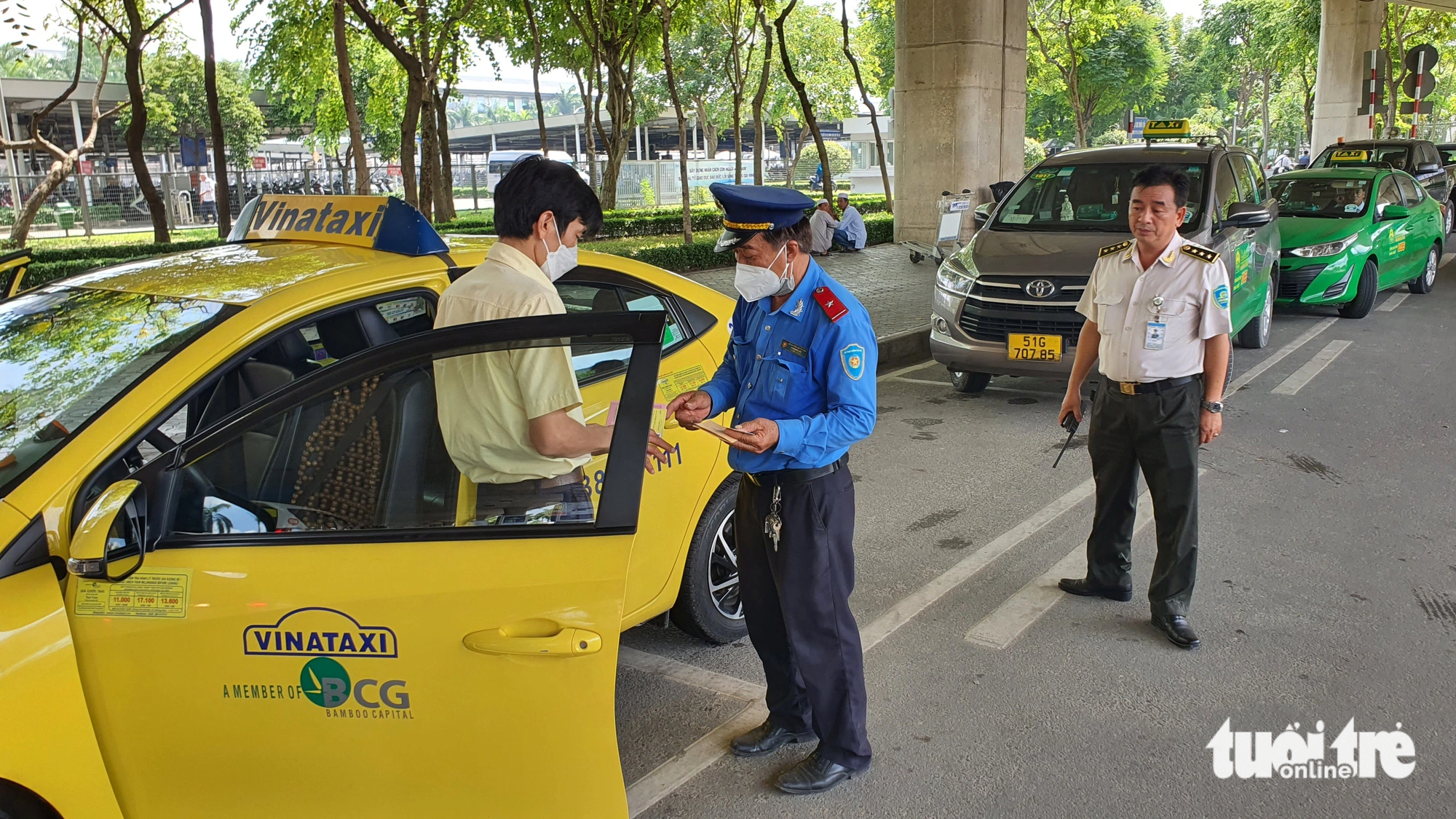 Đa số các tài xế taxi chấp hành tốt quy định - Ảnh: MINH HÒA
