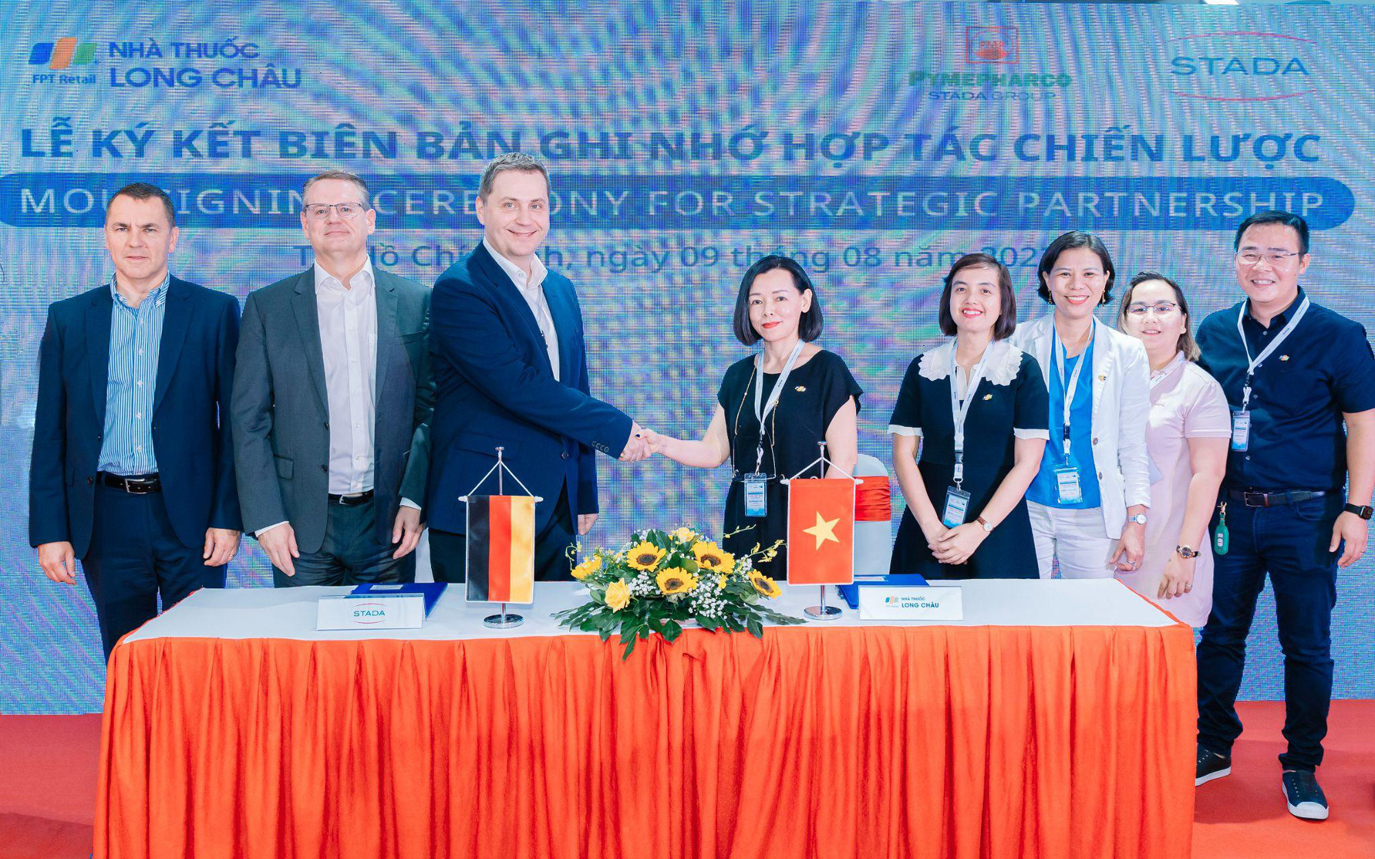 FPT Long Châu và STADA Việt Nam hợp tác toàn diện