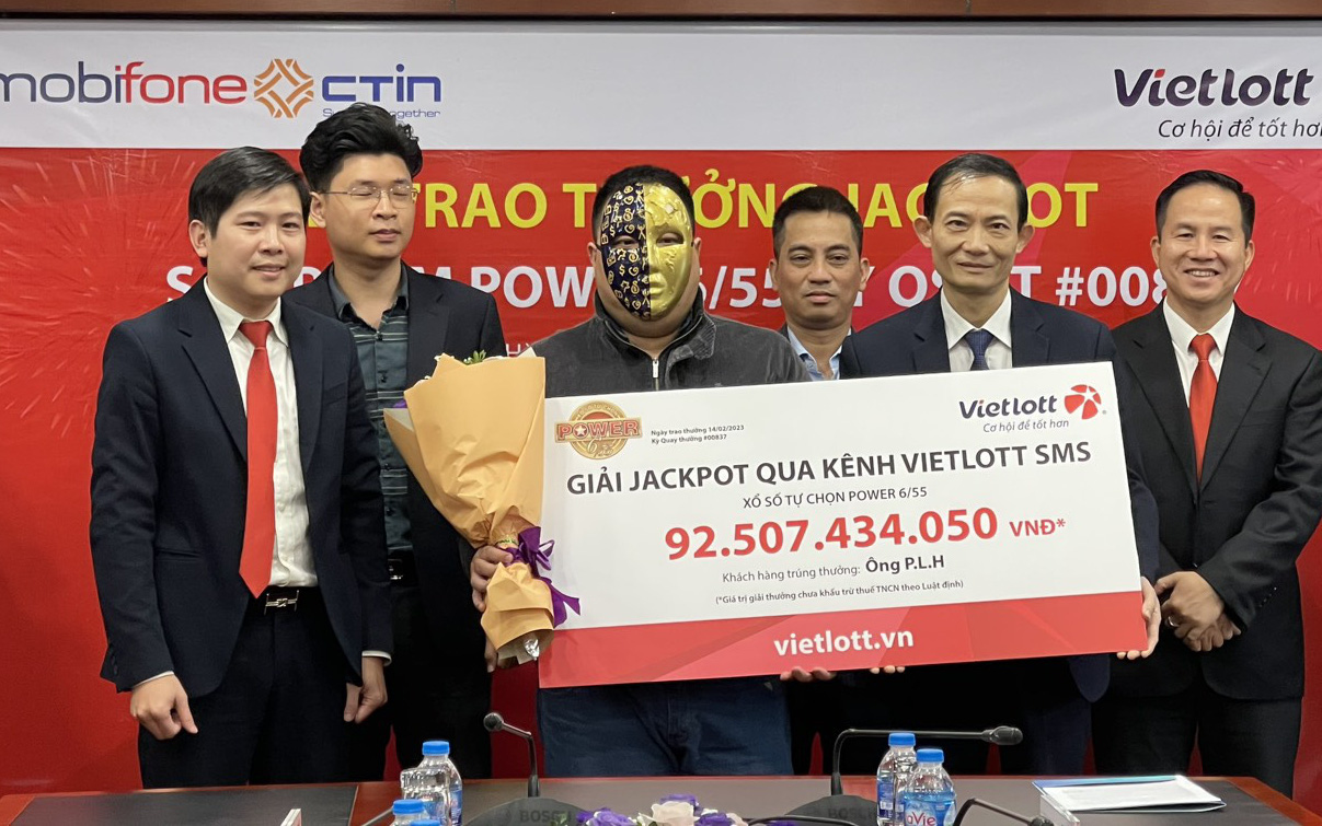 18h hôm nay, Vietlott quay số để tìm chủ nhân của hơn 100 tỉ đồng- Ảnh 2. Giải độc đắc vé số Vietlott gần 257 tỉ đồng đã có chủ