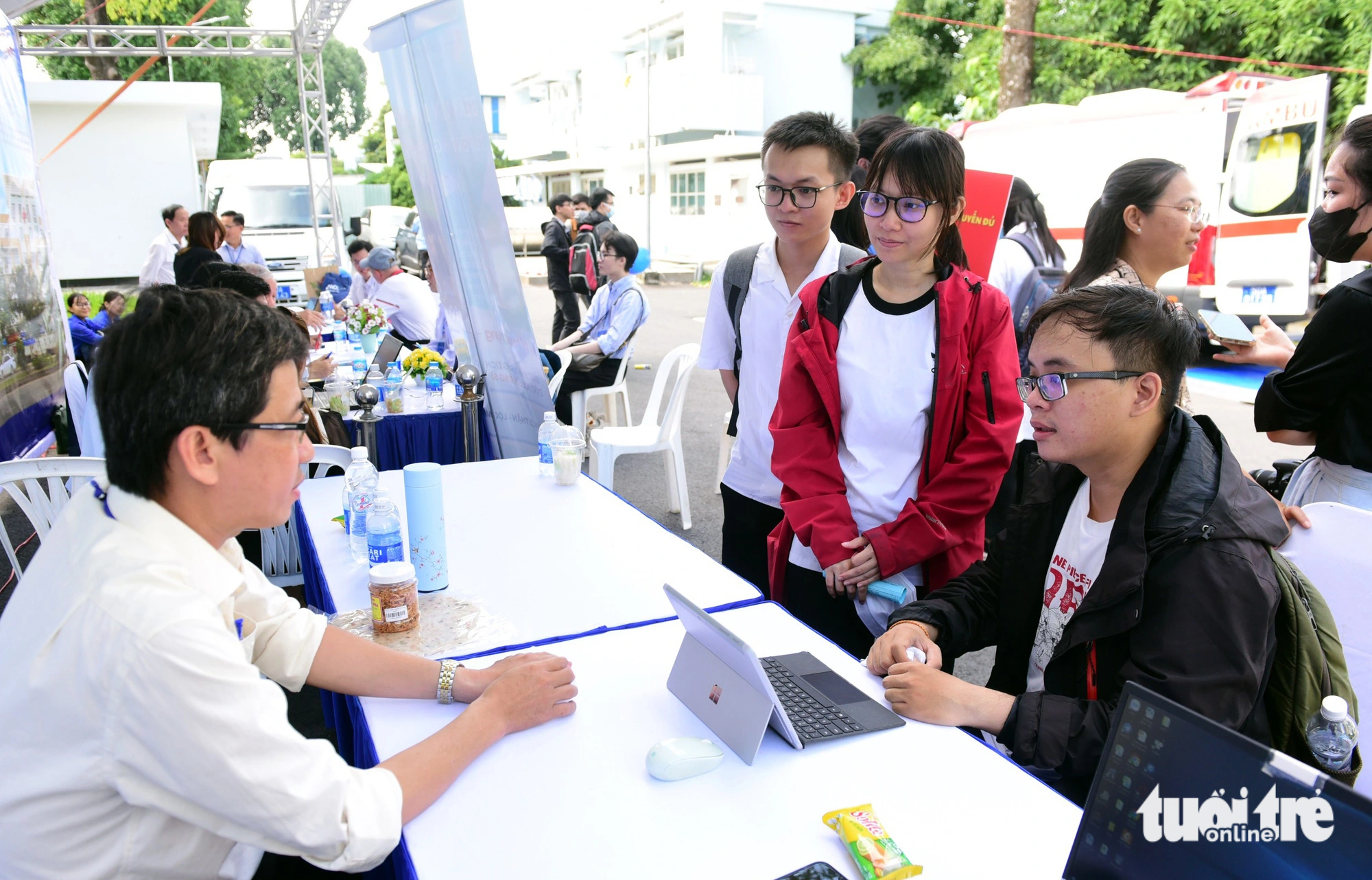 Bệnh viện huyện Cần Giờ dù ở xa trung tâm cũng thu hút sự quan tâm của các bác sĩ trẻ - Ảnh: DUYÊN PHAN