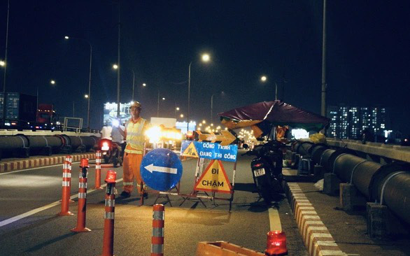 Đề nghị xử lý xe tải, xe khách cố ý chạy lên cầu Bình Phước 1- Ảnh 2. Không tìm ra đối tượng gây sự cố cầu Bình Phước 1, TP.HCM tự bỏ tiền sửa