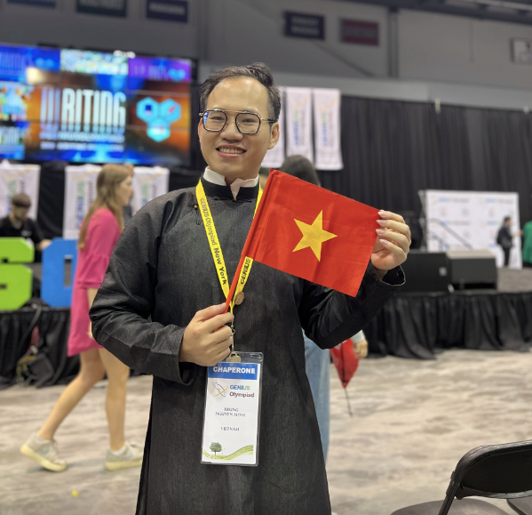 Trường THPT Gia Định kỷ luật cảnh cáo thầy Nguyễn Minh Trung vụ Genius Olympiad - Ảnh 1.
