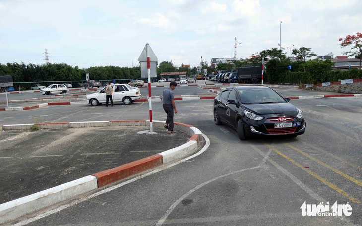 Theo các đơn vị, việc dạy lái xe ô tô tập trung trên nền tảng số sẽ giúp học viên linh động, tiết kiệm chi phí - Ảnh: T.T.D.