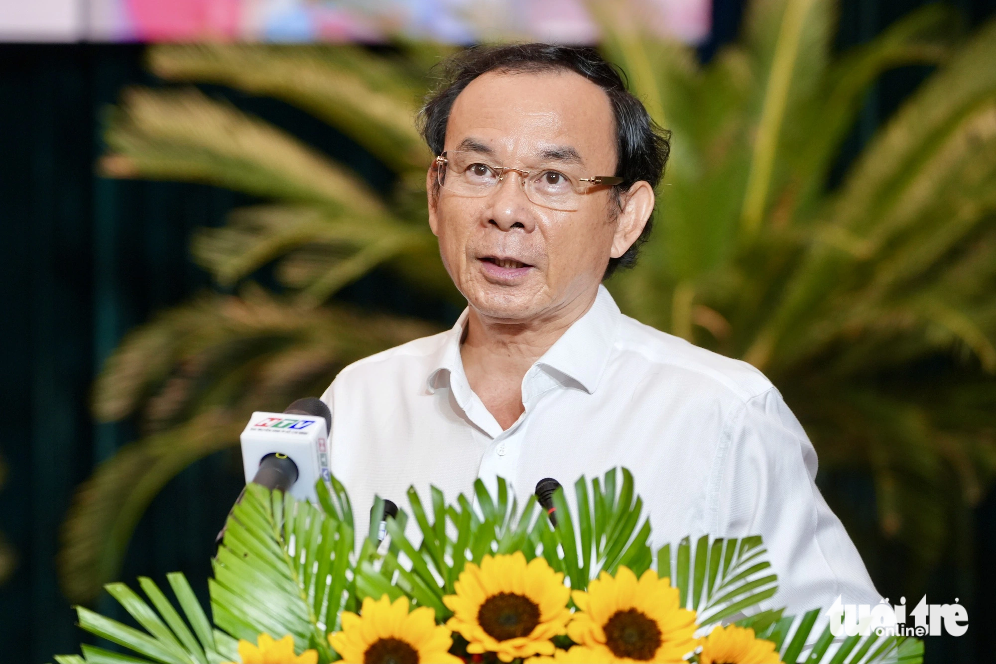 Bí thư Thành ủy Nguyễn Văn Nên phát biểu tại buổi họp mặt - Ảnh: HỮU HẠNH