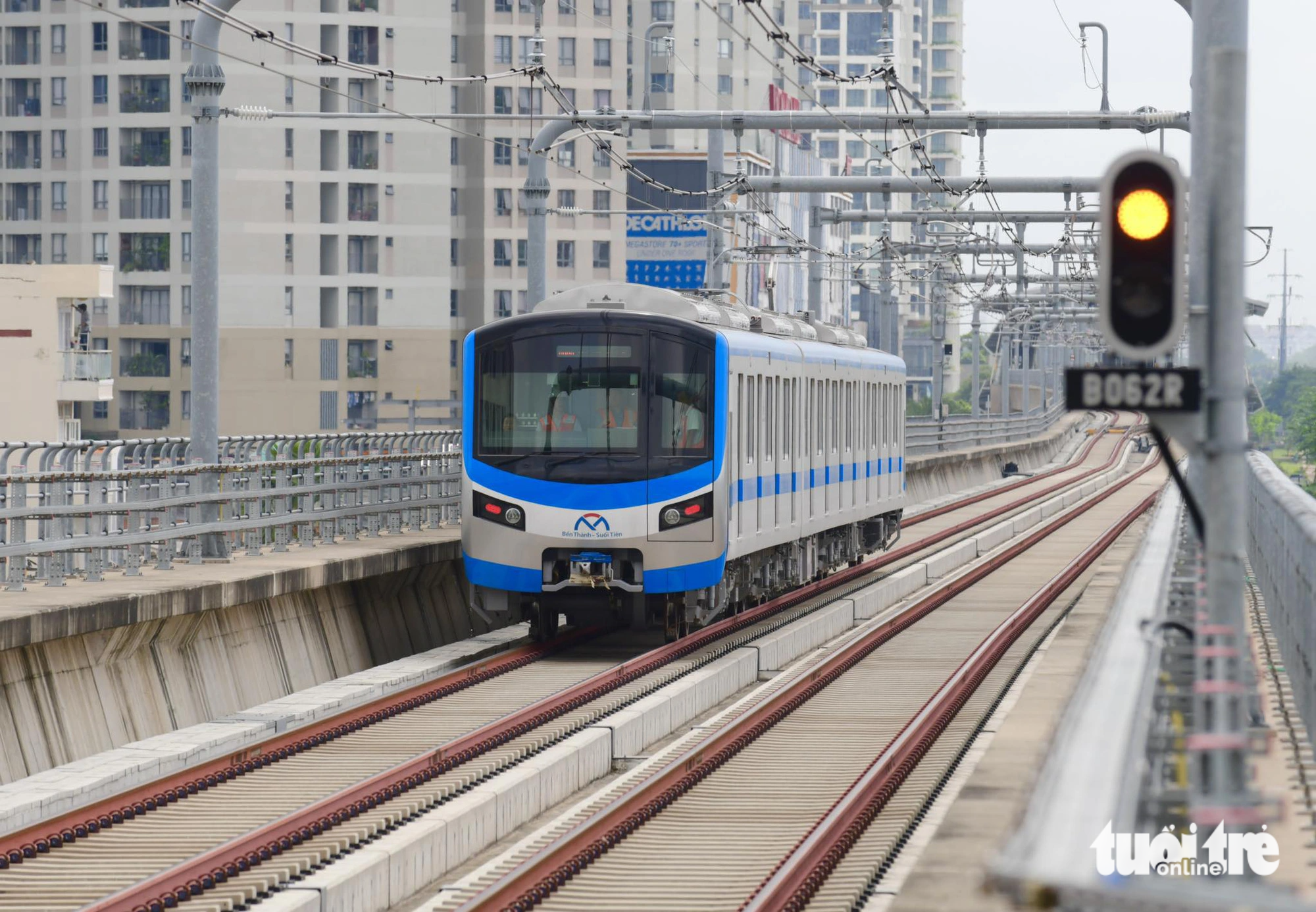 Lần đầu tiên metro số 1 chạy thử toàn tuyến - Ảnh 2.