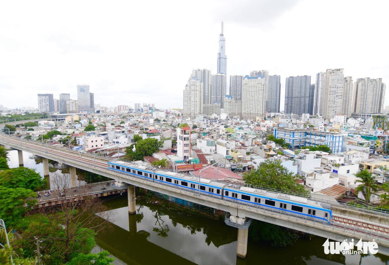 Lần đầu tiên metro số 1 chạy thử toàn tuyến - Ảnh 7.