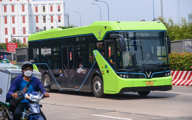 Tuyến buýt điện ở TP.HCM sắp ngừng chạy vì lỗ: Tiếp tục kiến nghị nâng trợ giá- Ảnh 2. Mỗi chuyến lỗ 238.000 đồng, tuyến buýt điện đầu tiên ở TP.HCM gặp khó