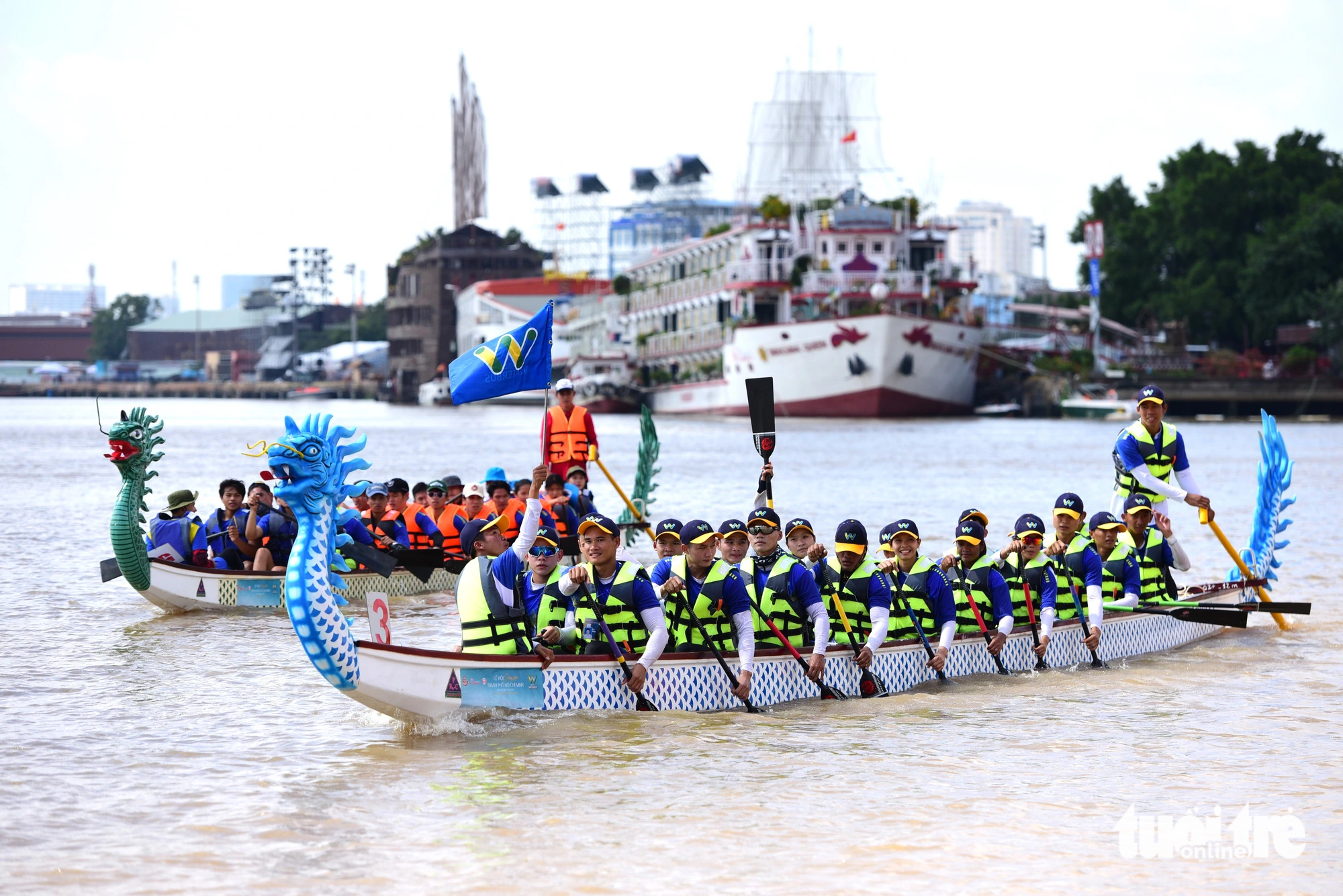 Lễ hội Sông nước: Đua thuyền, lướt ván khuấy động sông Sài Gòn - Ảnh 1.