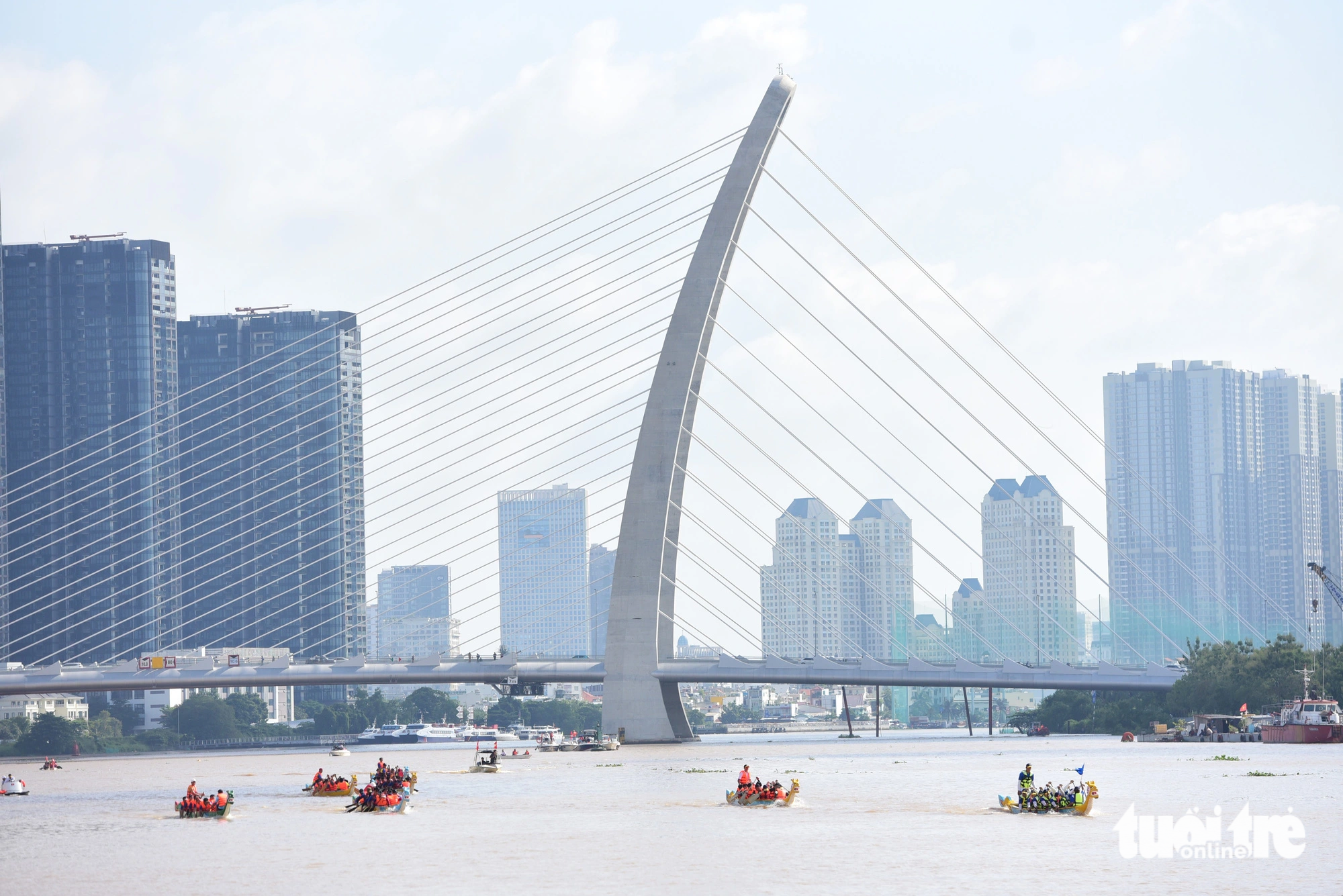 Lễ hội Sông nước: Đua thuyền, lướt ván khuấy động sông Sài Gòn - Ảnh 6.