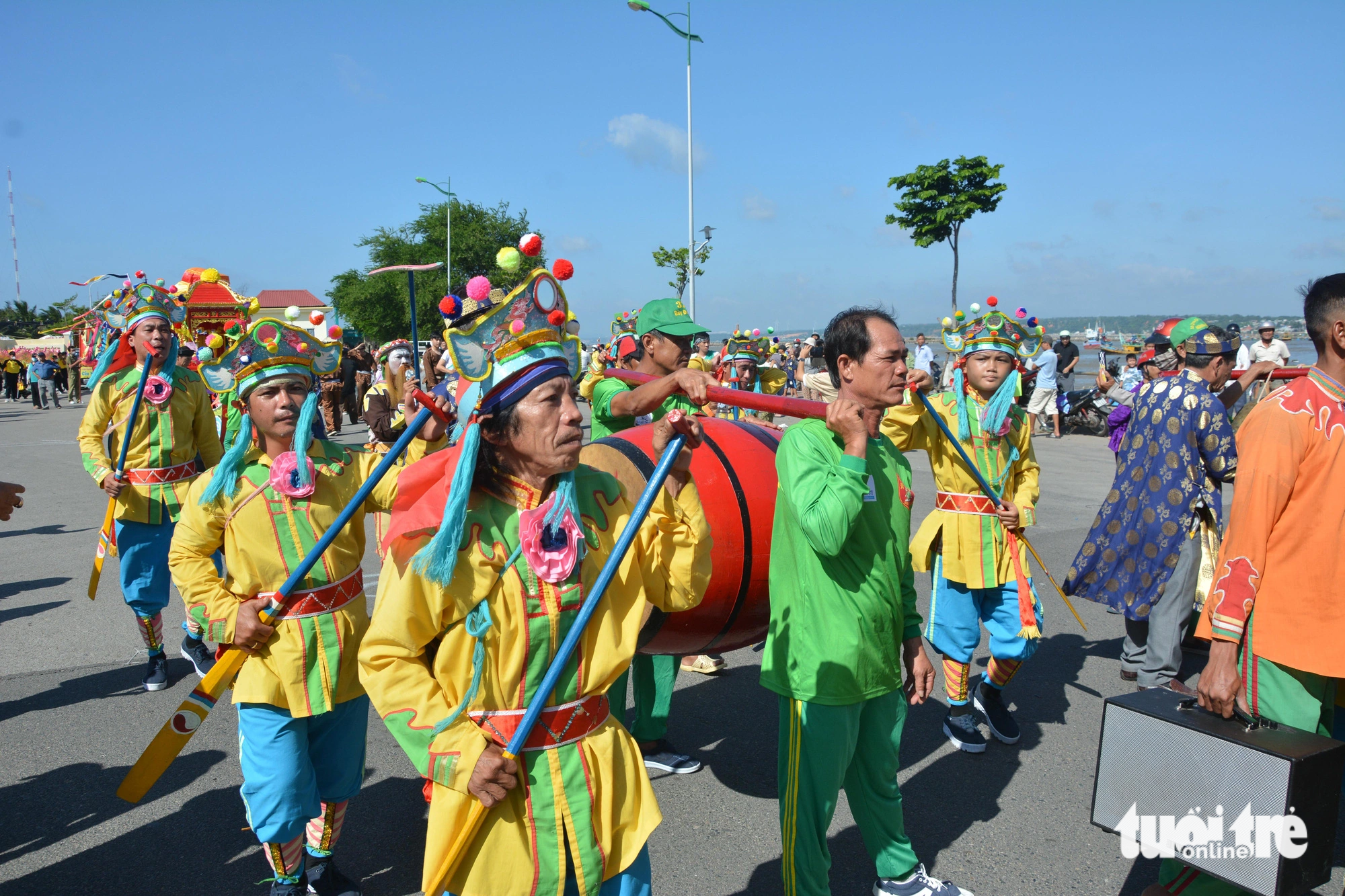 Các nghệ nhân tham gia Lễ hội Cầu ngư tại TP Phan Thiết - Ảnh: ĐỨC TRONG