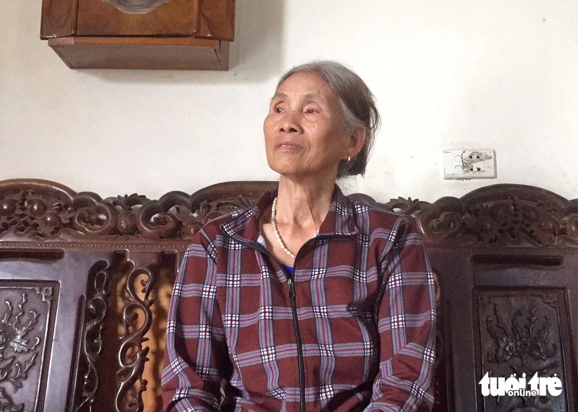 Bà Nguyễn Thị Lăng đã đưa cho "cô đồng" Hương 65 triệu đồng để làm lễ với lời phán con trai bị ung thư giai đoạn cuối sẽ sống được thêm 3 năm, "không làm chết ngay" - Ảnh: DANH KHANG
