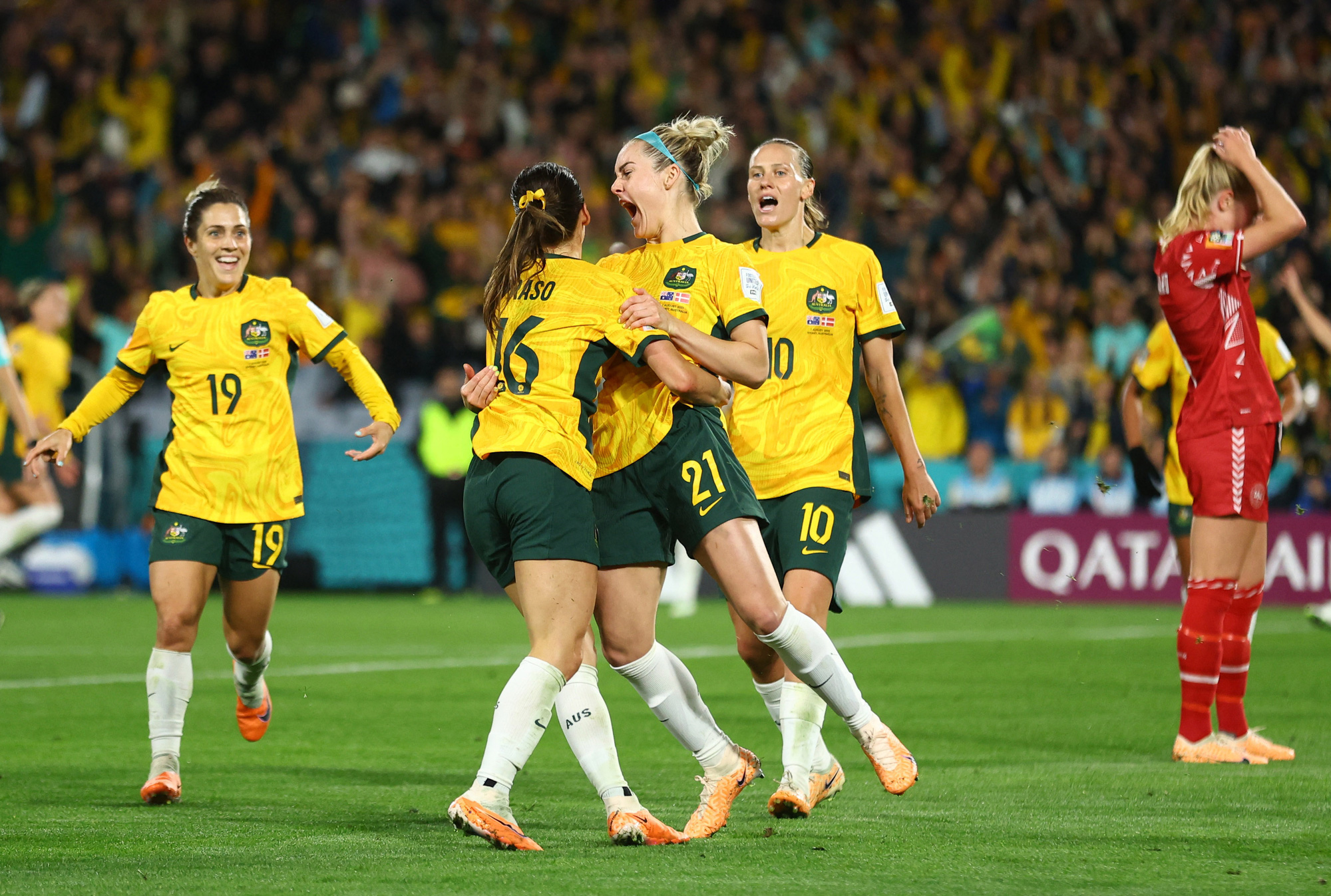 Chủ nhà Úc lần thứ tư vào tứ kết World Cup bóng đá nữ - Ảnh 1.