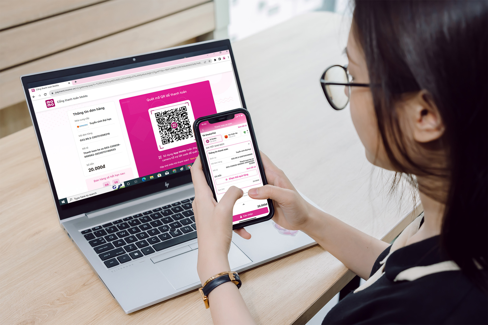 Thanh toán quét mã QR dẫn đầu nộp lệ phí xét tuyển Đại học 2023 - Ảnh: PHƯƠNG THẢO Thanh toán quét mã QR dẫn đầu nộp lệ phí xét tuyển đại học 2023 - Ảnh: PHƯƠNG THẢO