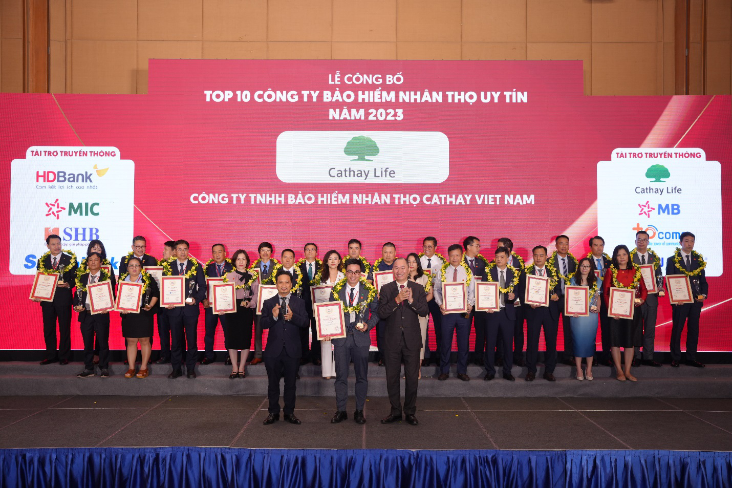 Cathay Life Viet Nam vào top 10 công ty bảo hiểm nhân thọ uy tín 2023