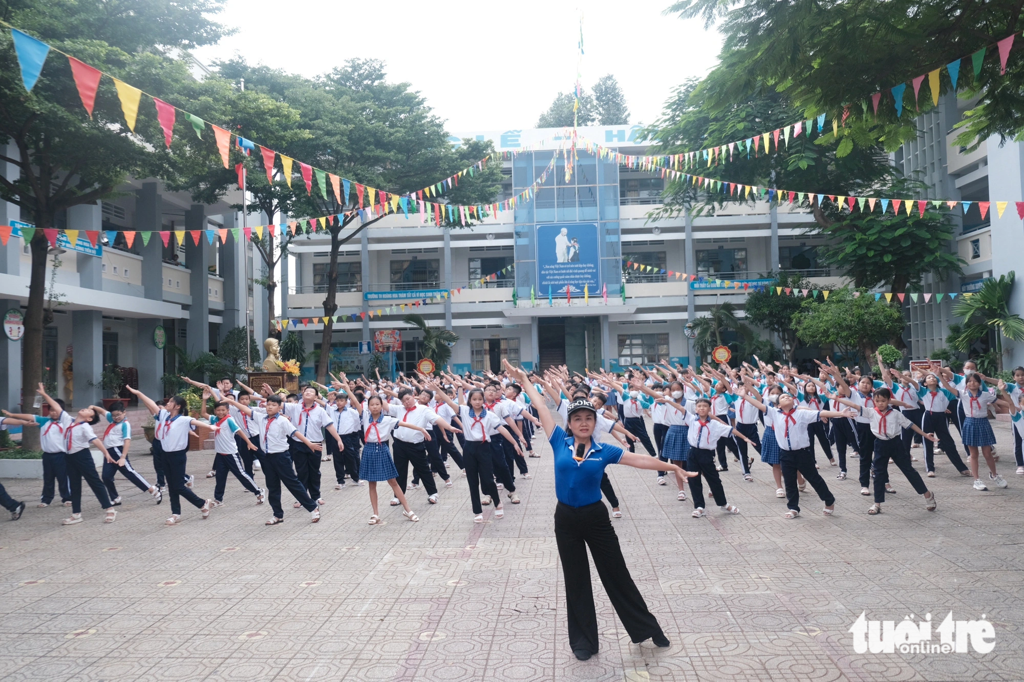 Mỗi buổi sáng thứ tư, thứ sáu, thứ bảy, các em học sinh sẽ được học nhảy miễn phí