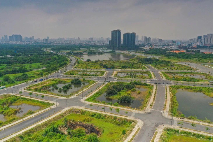 Sở Tài nguyên và Môi trường được TP quyết định giao nghiên cứu xây dựng đề án “Tháo gỡ khó khăn vướng mắc trong công tác thẩm định giá đất” - Ảnh: QUANG ĐỊNH