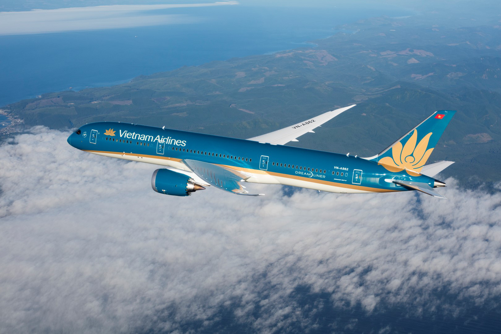 Vietnam Airlines Group mở bán 3 triệu vé máy bay Tết nguyên đán Giáp Thìn 2024 - Ảnh 1. Vietnam Airlines Group mở bán 3 triệu vé máy bay Tết nguyên đán 2024 từ ngày 13-9 - Ảnh: VNA