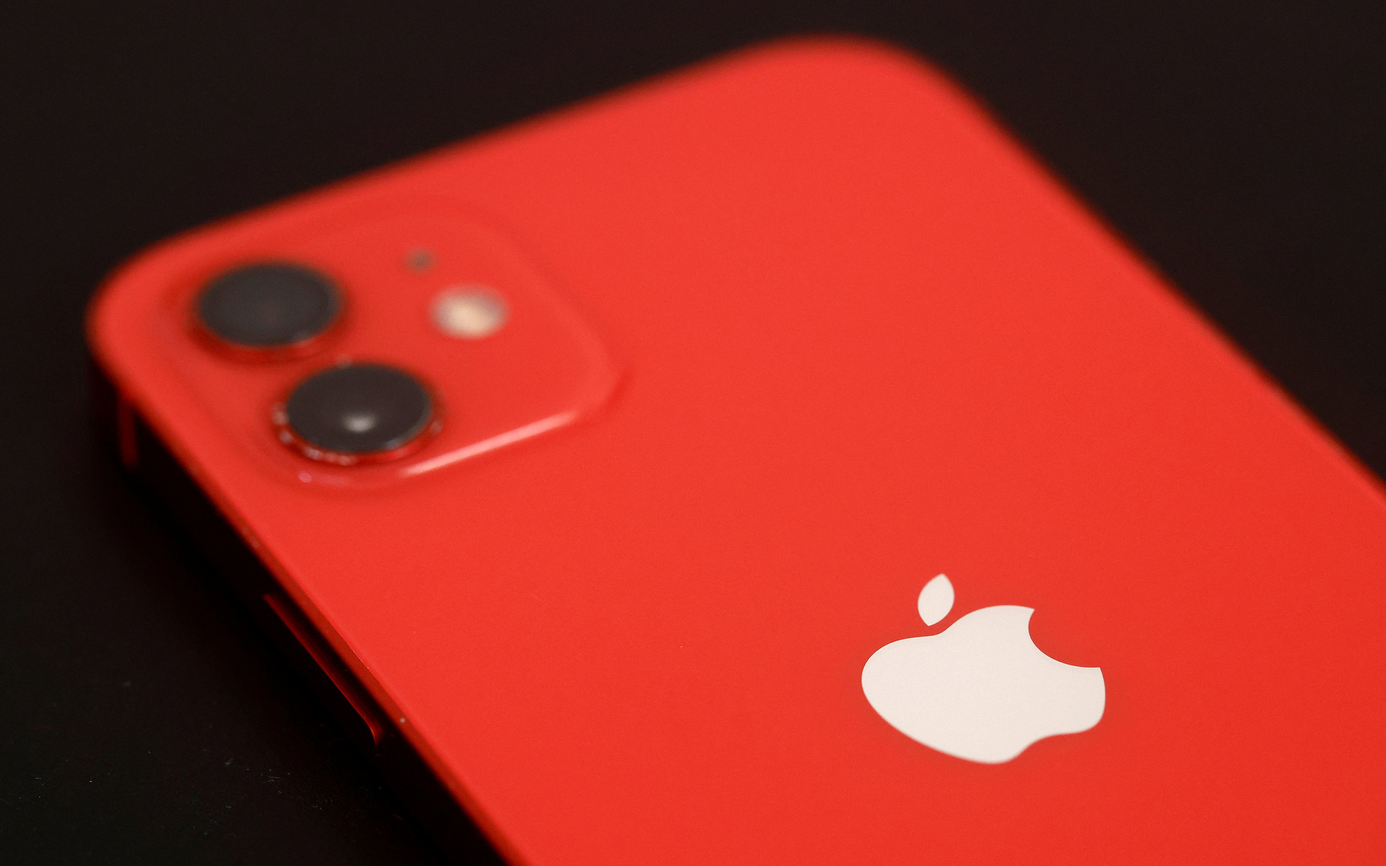 Apple lên tiếng vụ iPhone 12 'phát bức xạ vượt ngưỡng'