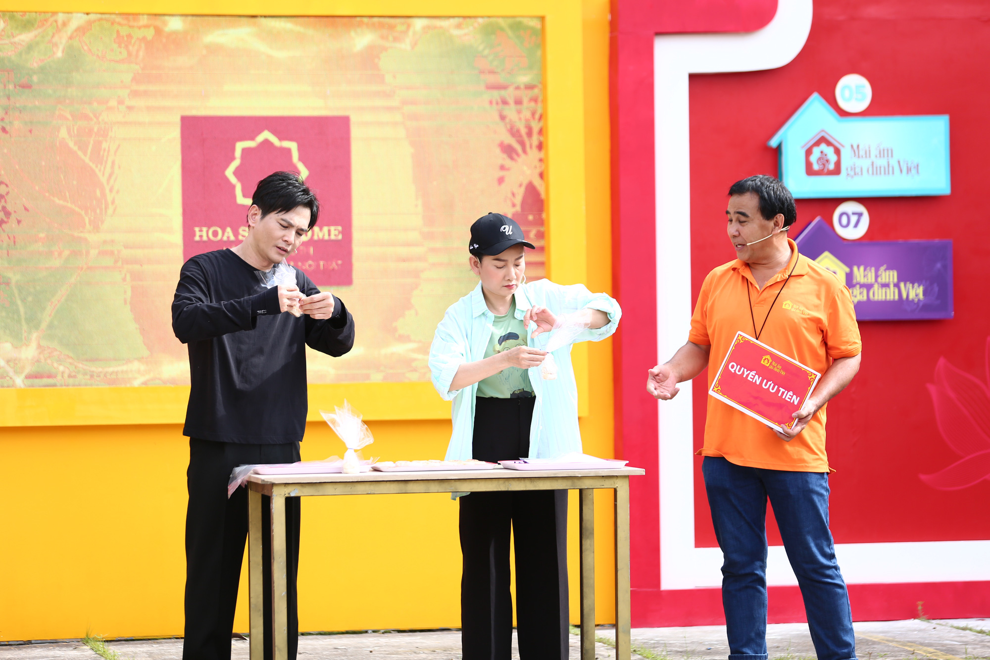 9 月 15 日のエンターテイメント ニュース: ブー リン氏の教えでラム ホン氏は永遠に記憶に残る - 写真 3。 2人のアーティストが貧しい子供たちにお金を届ける挑戦に参加 - 写真: BTC