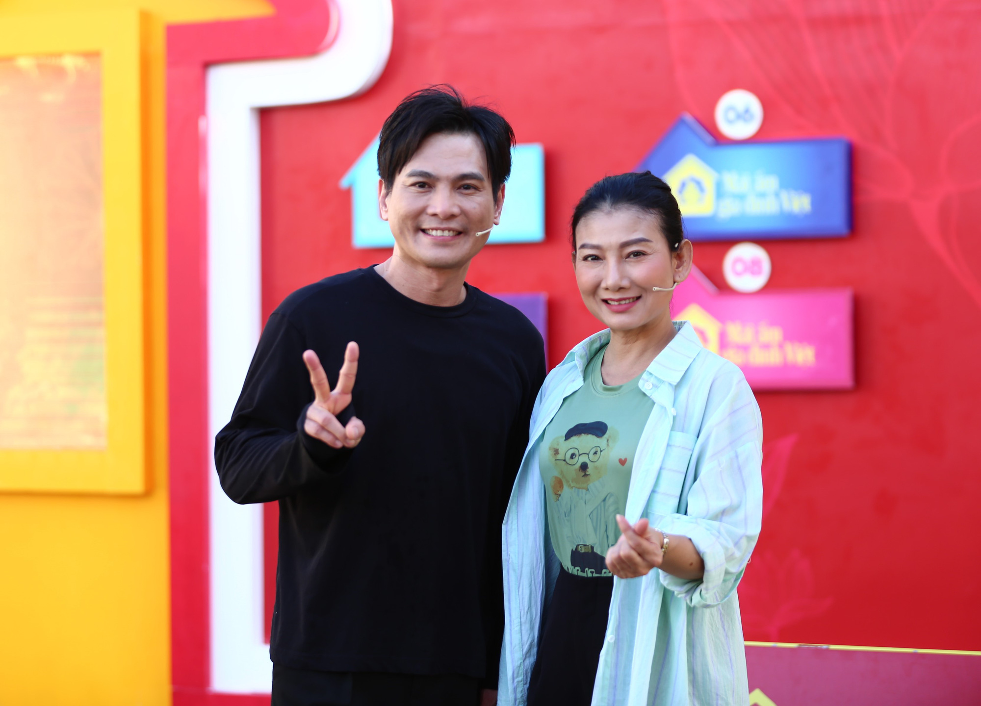 9 月 15 日のエンターテイメント ニュース: ブー リン氏の教えでラム ホン氏は永遠に記憶に残る - 写真 2。 プログラムに参加したラム・フン氏(左)とミー・ウエン氏