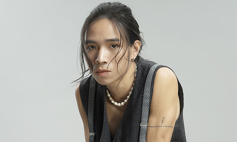 9 月 15 日のエンターテイメント ニュース: ブー リン氏の教えでラム ホン氏は永遠に記憶に残る - 写真 4。 Thinh Suy は 1999 年にホーチミン市で生まれ、この曲でインターネット現象になりました。