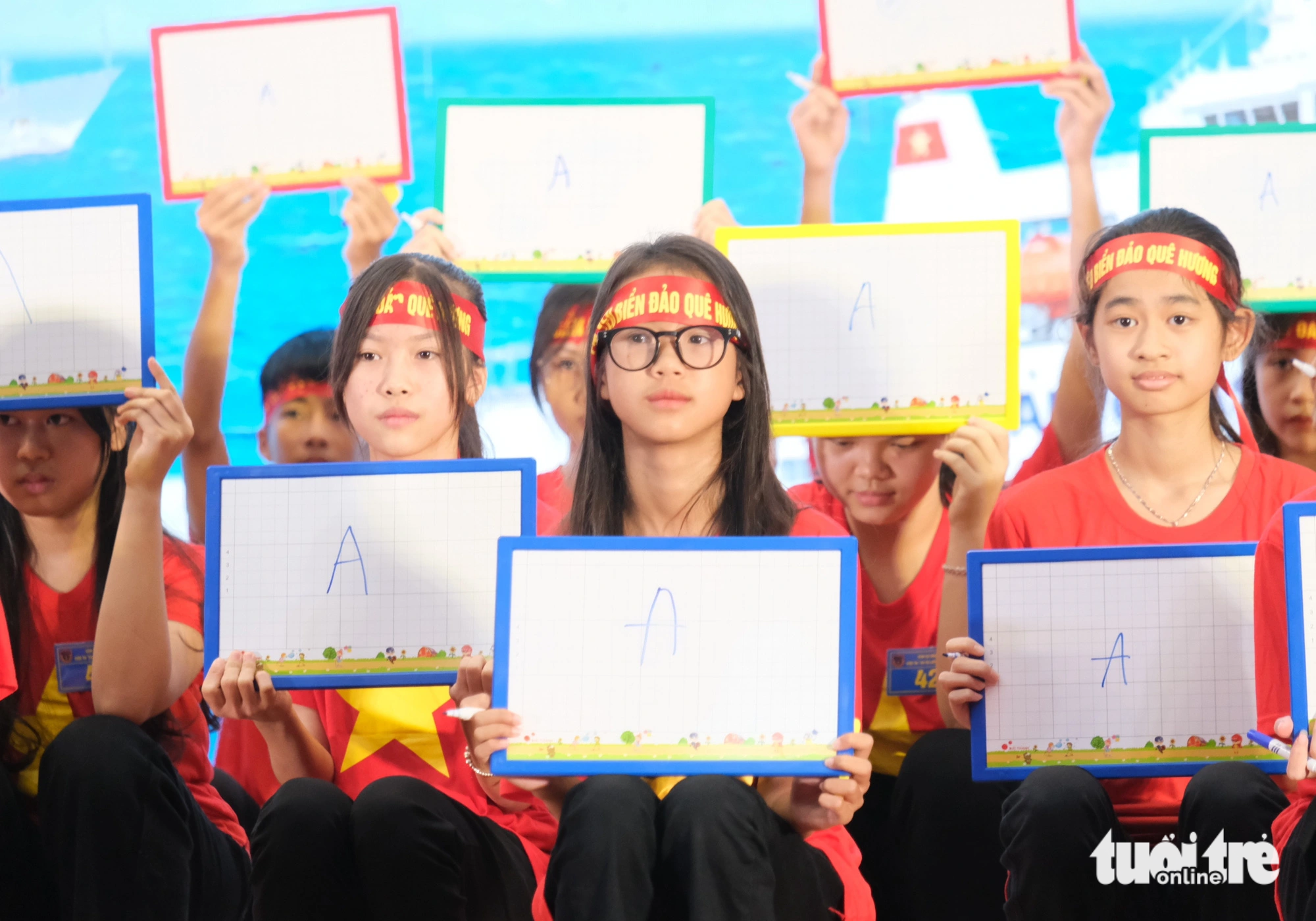 Lang Son's mountain student wins 'I love the islands and seas of my homeland' - Photo 1. Students from the mountainous areas of Lang Son province